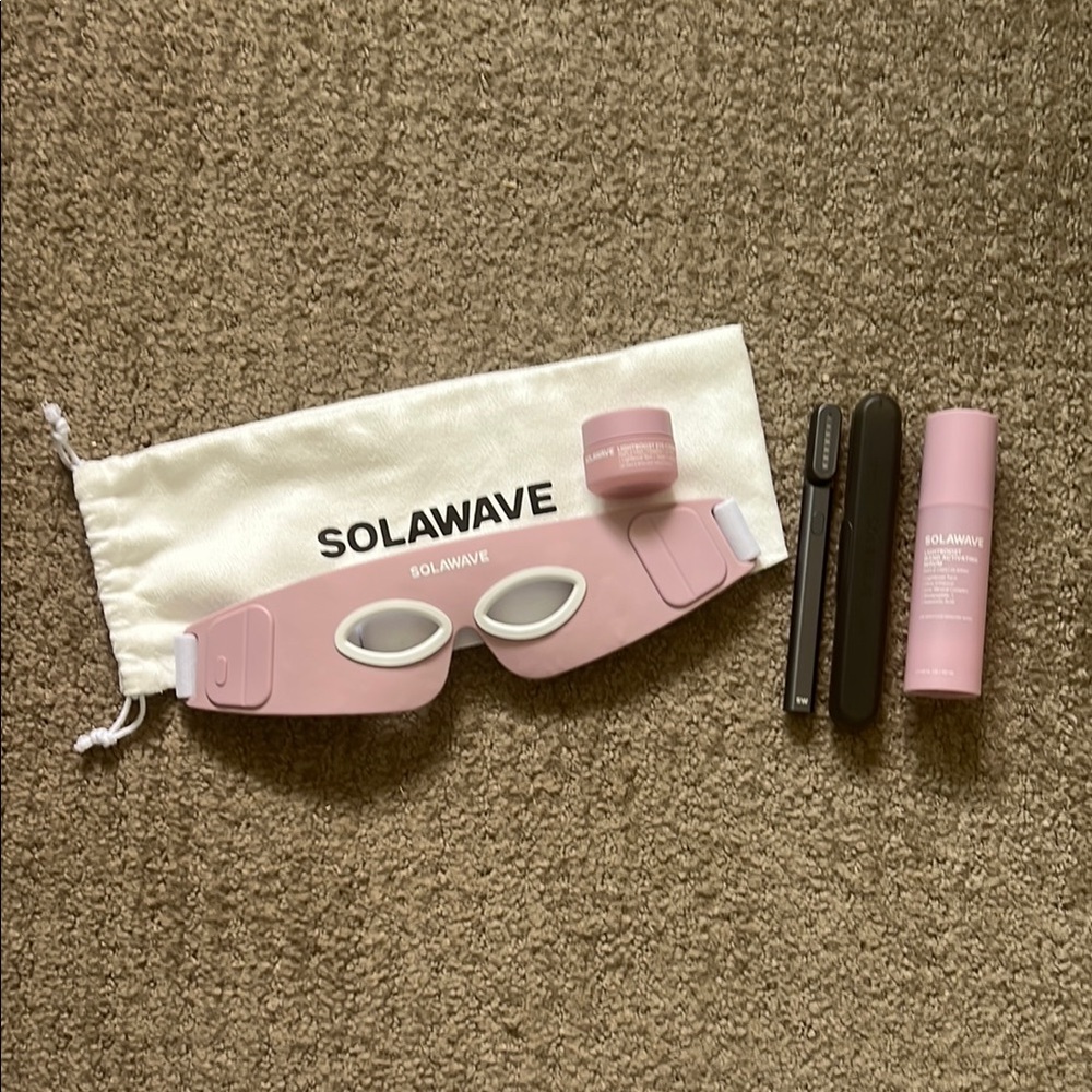 Solawave Skincare Device Set in Pink and Black